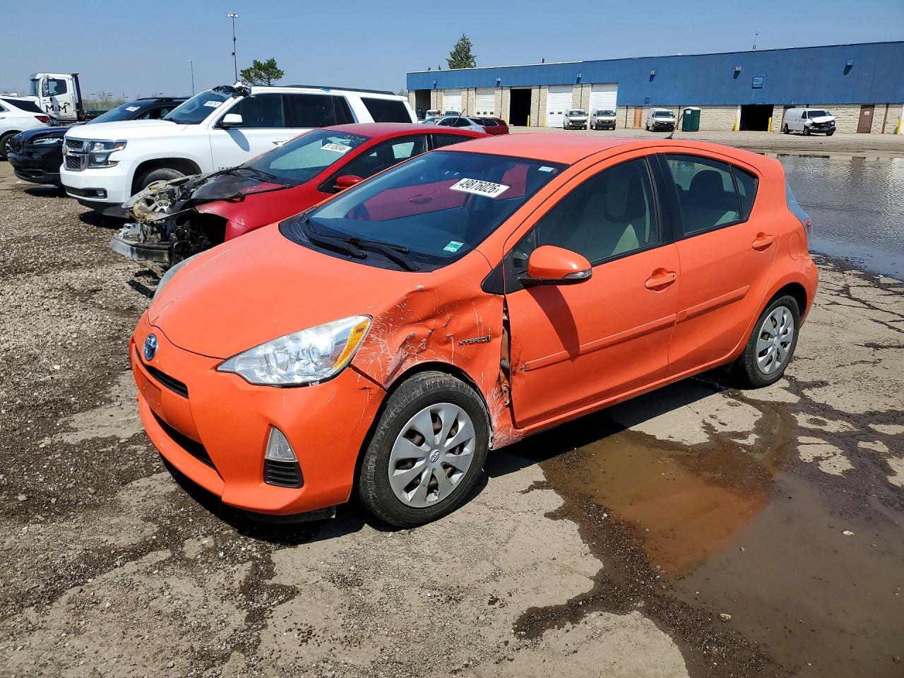Salvage Toyota Prius c Image