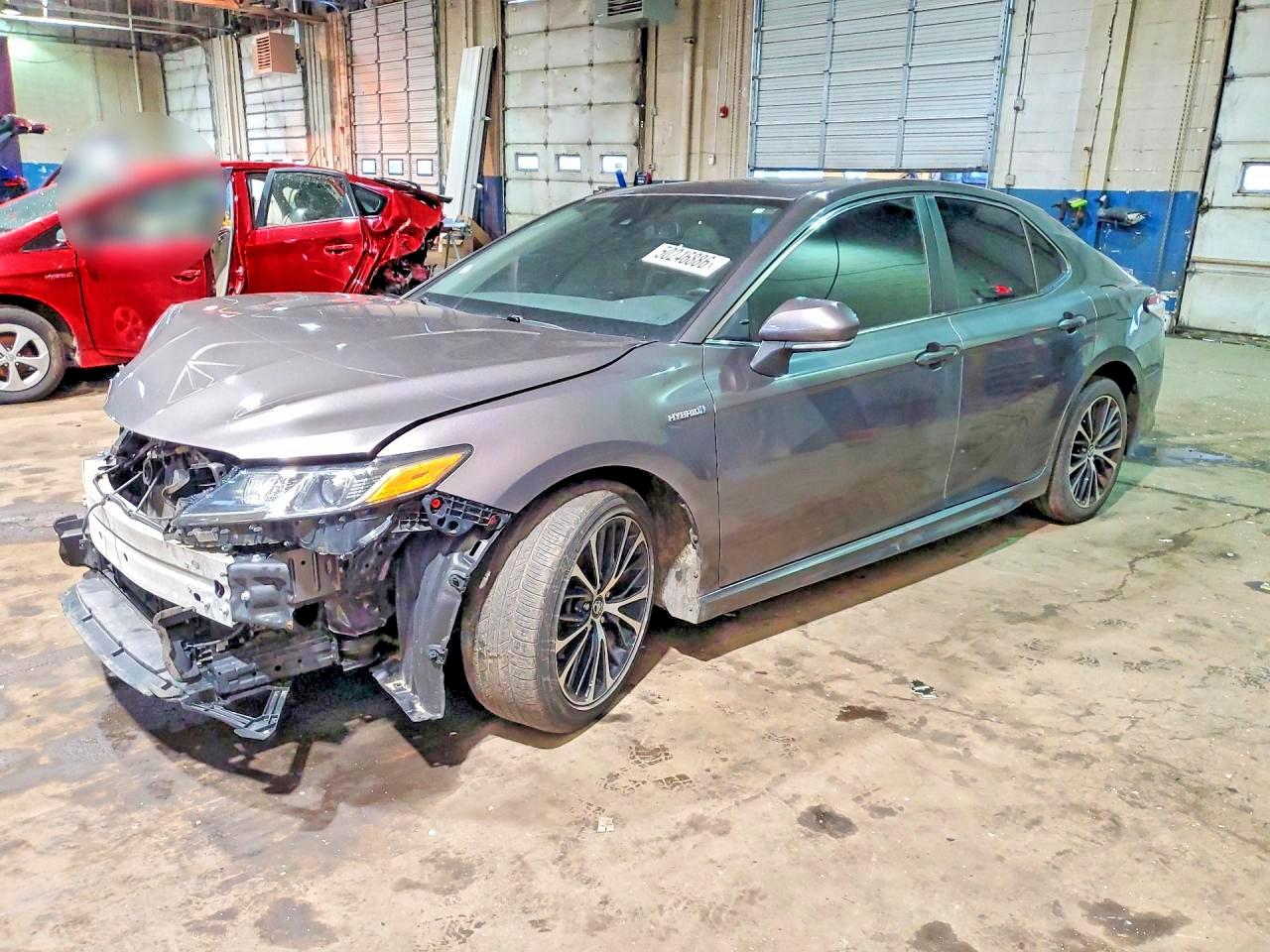 Salvage Toyota Camry Image