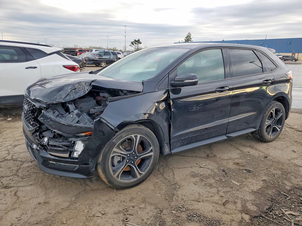 Salvage Ford Edge Image