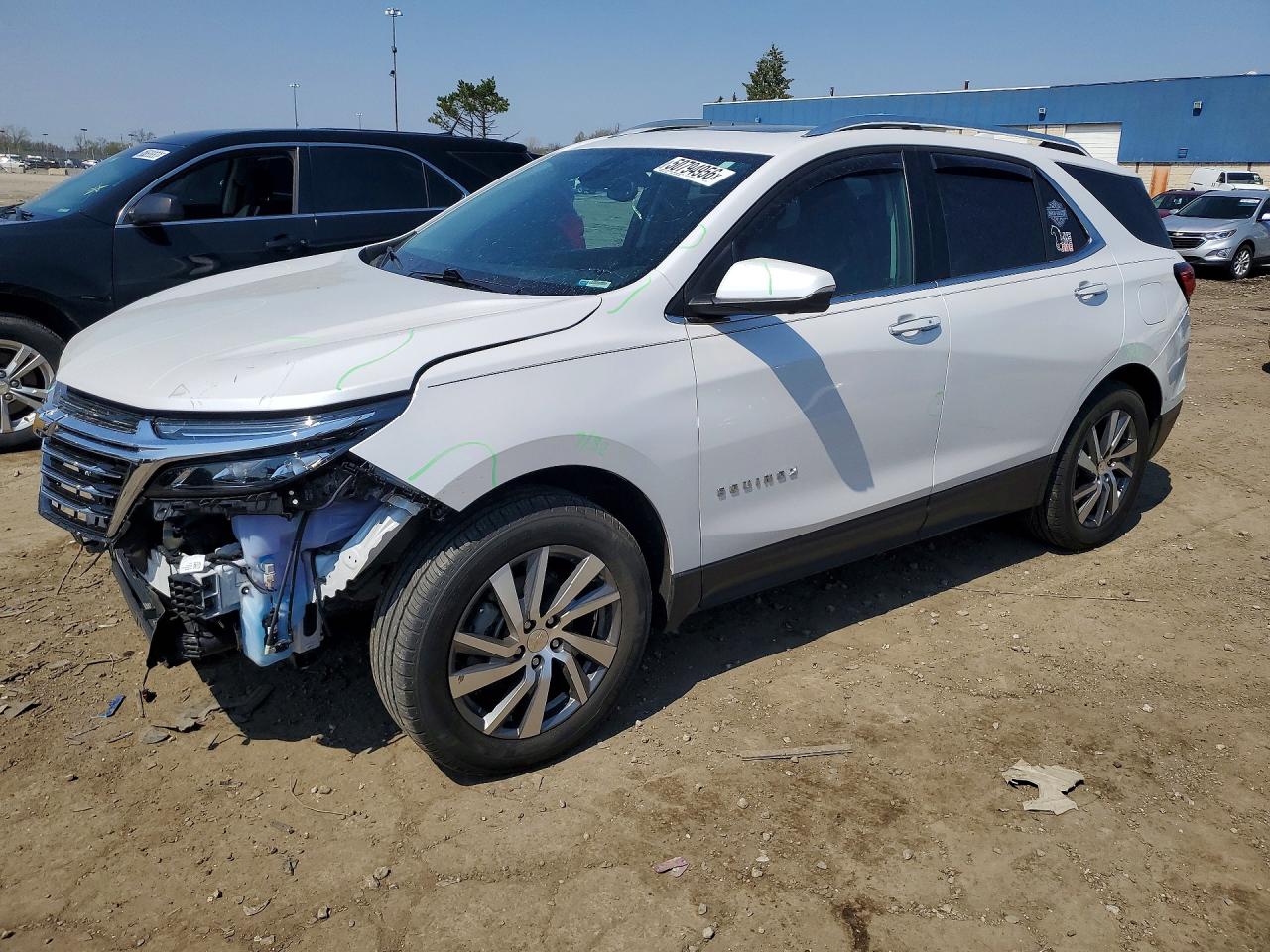 Salvage Chevrolet Equinox Image