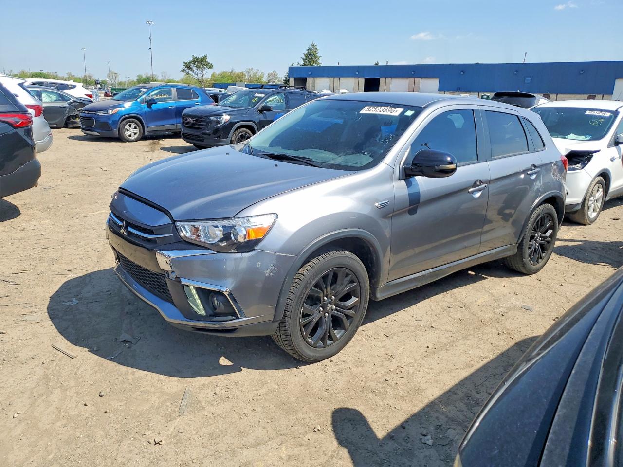 Salvage Mitsubishi Outlander Image