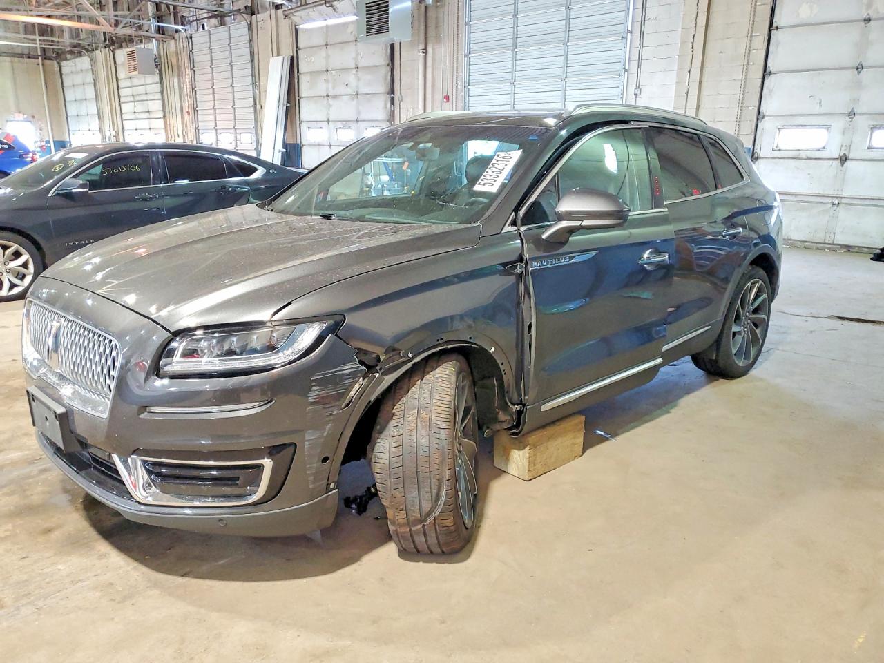 Salvage Lincoln Nautilus Image