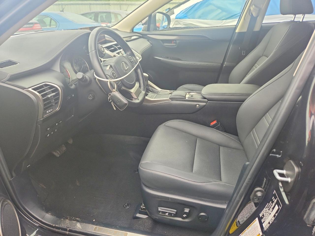 Lexus NX Base