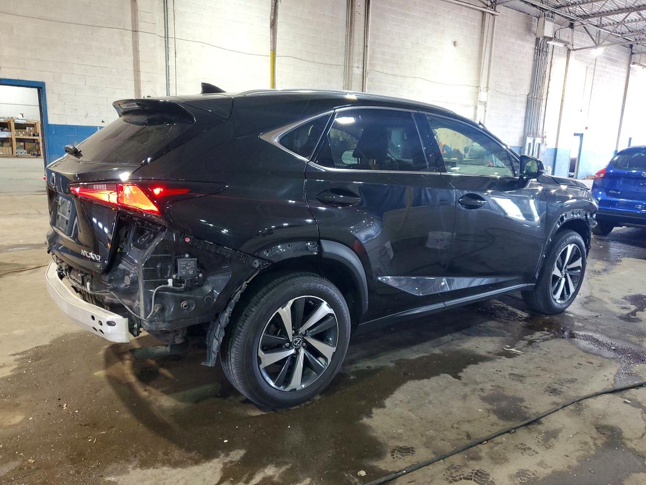 Lexus NX Base