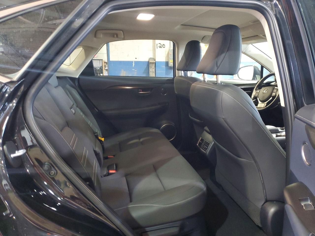 Lexus NX Base
