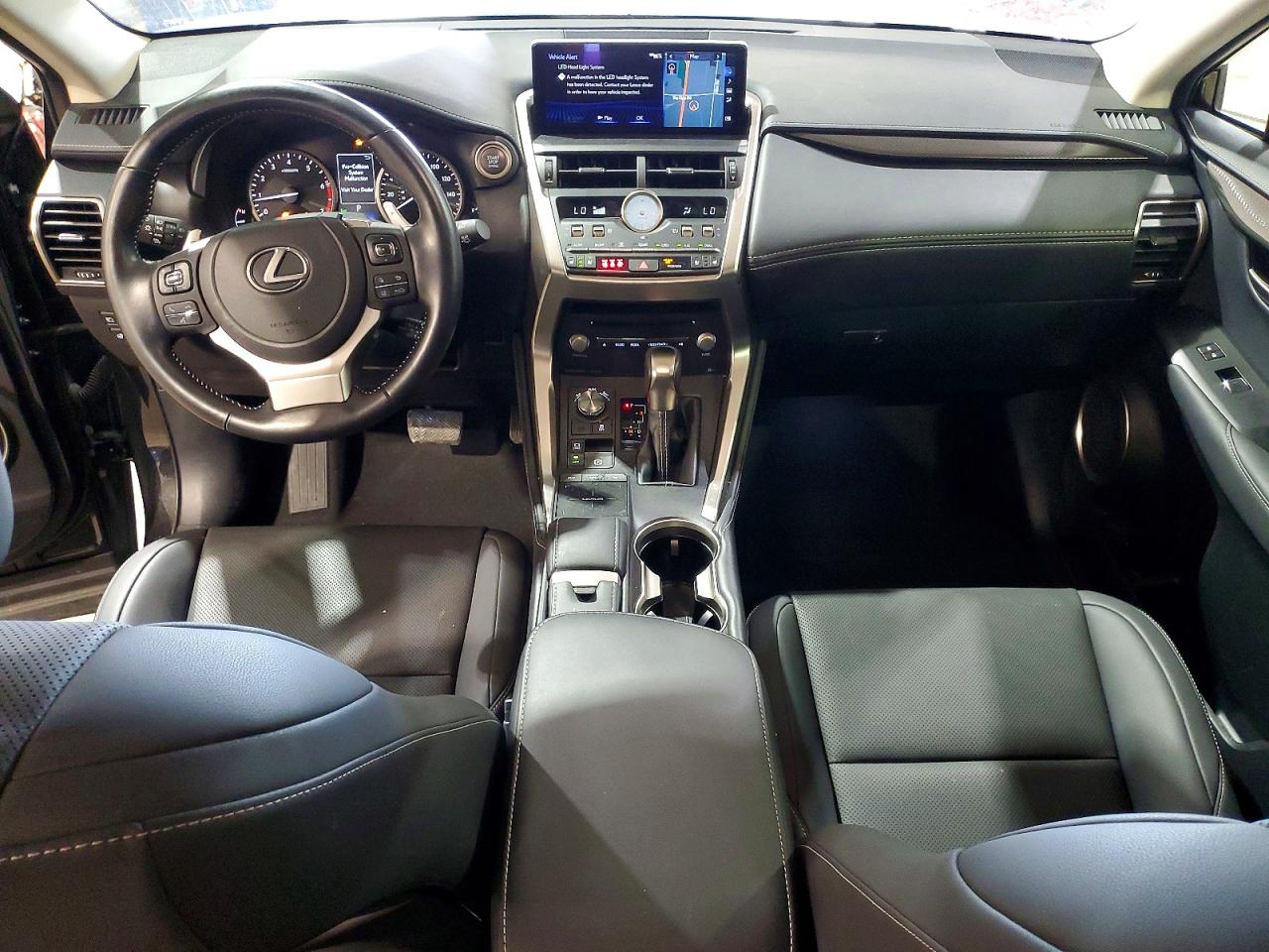 Lexus NX Base