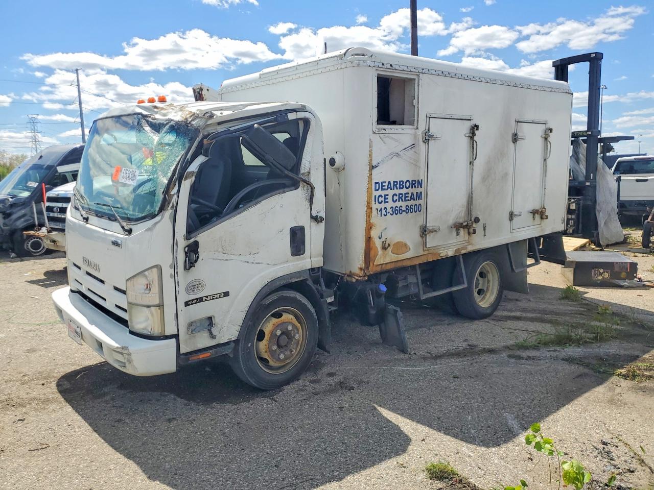 Salvage Isuzu Nrr Image