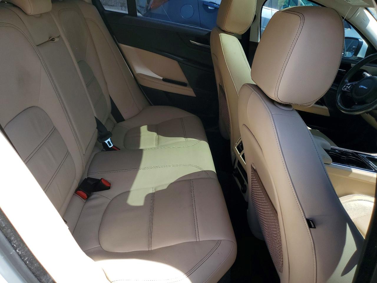 Jaguar XE Prestige