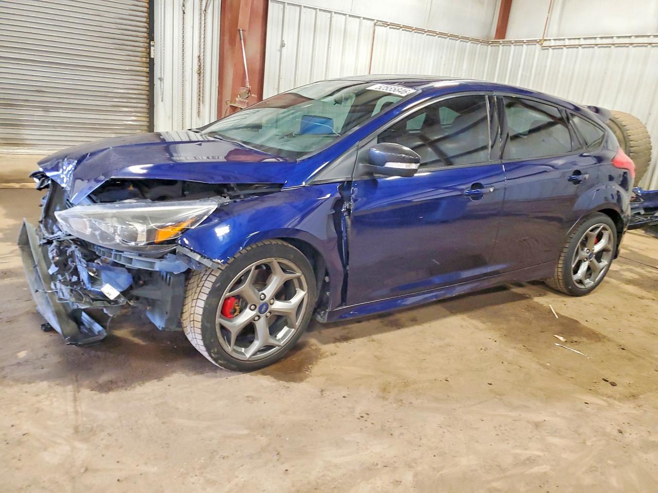 Salvage Ford Focus Image