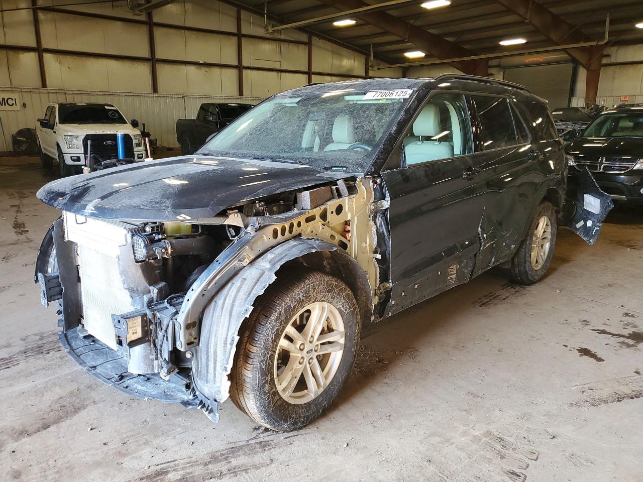 Salvage Ford Explorer Image