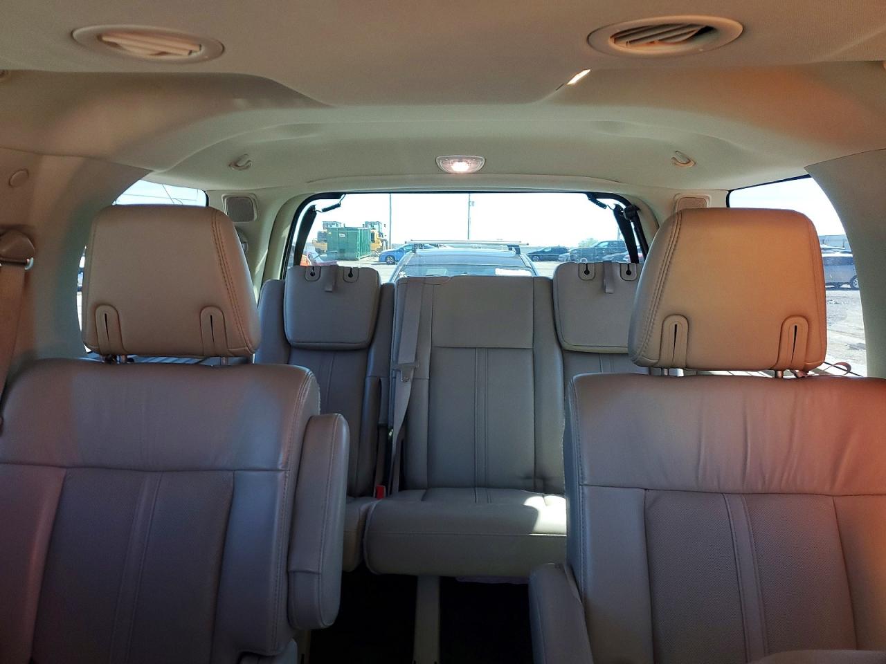 Lincoln Navigator Select