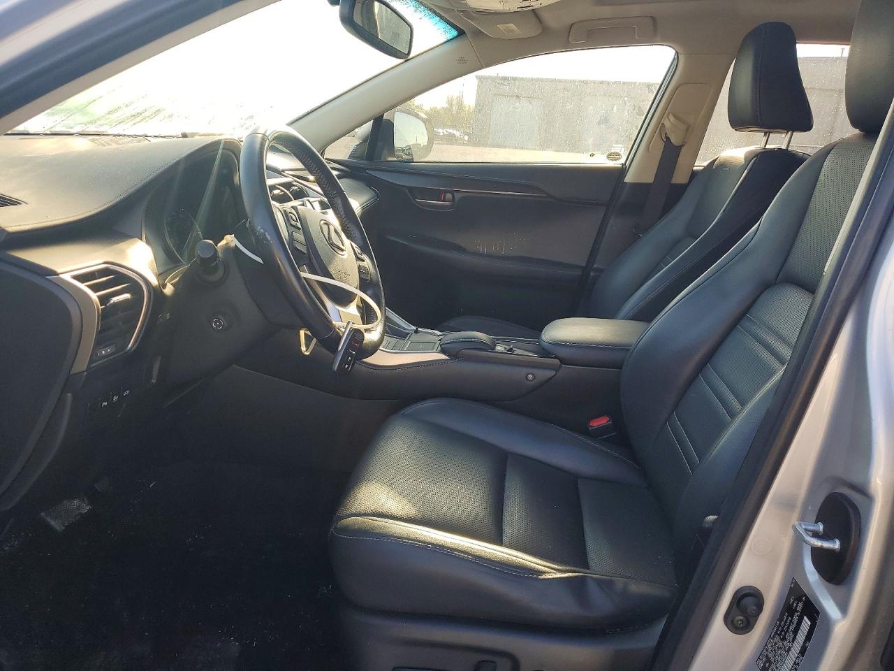 Lexus NX Base