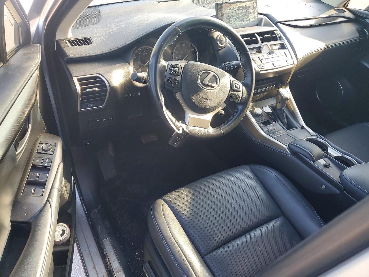 Lexus NX Base