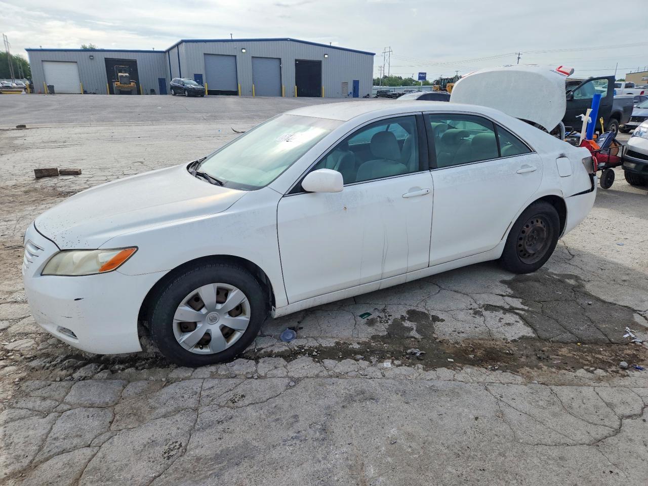 Salvage Toyota Camry Image