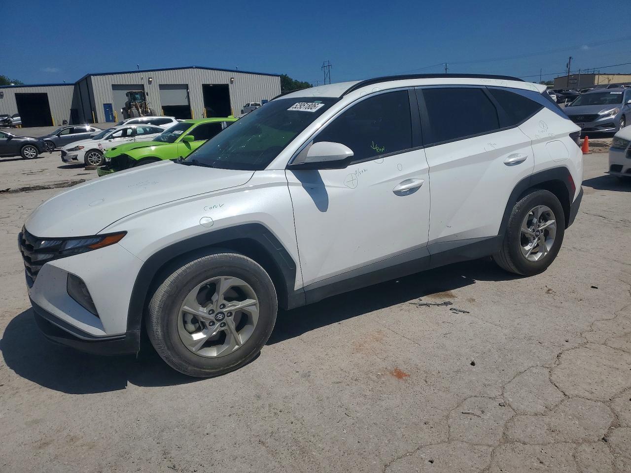 Salvage Hyundai TUCSON Image