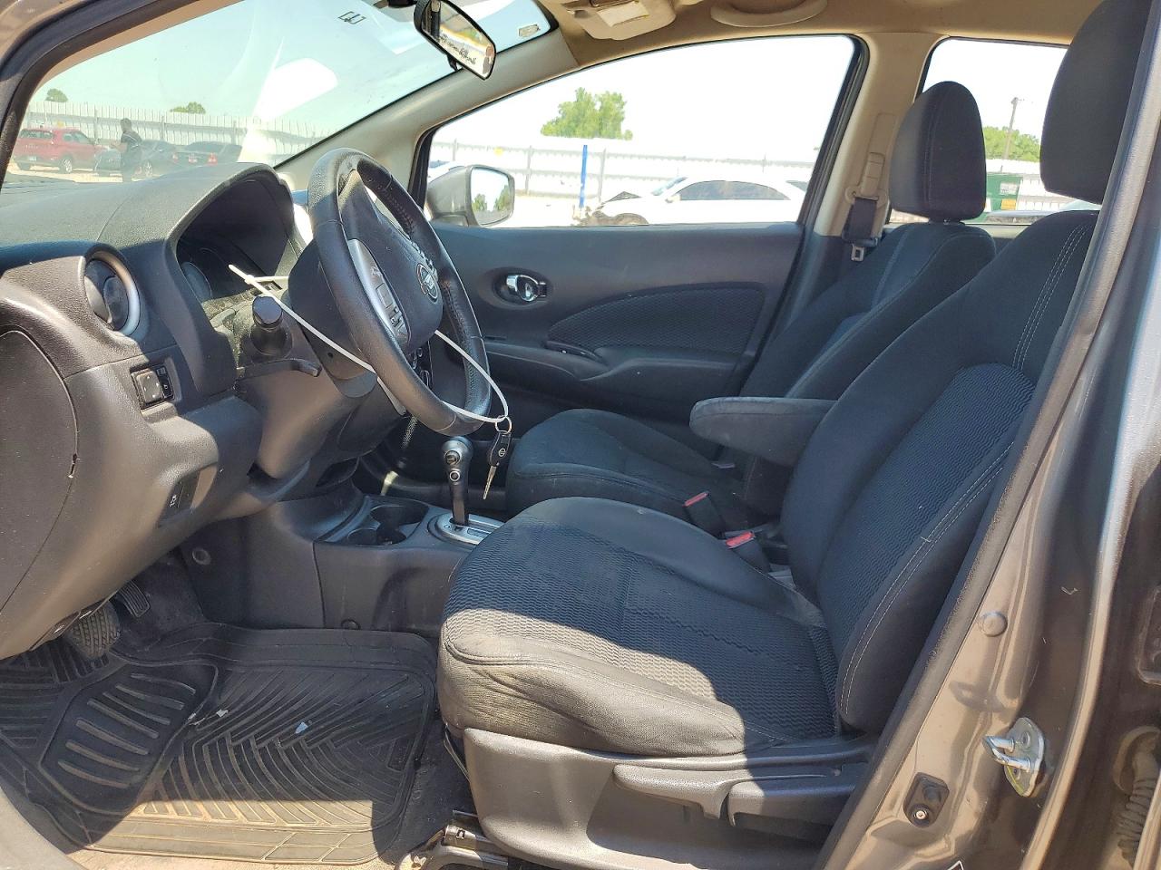Nissan Versa Sv