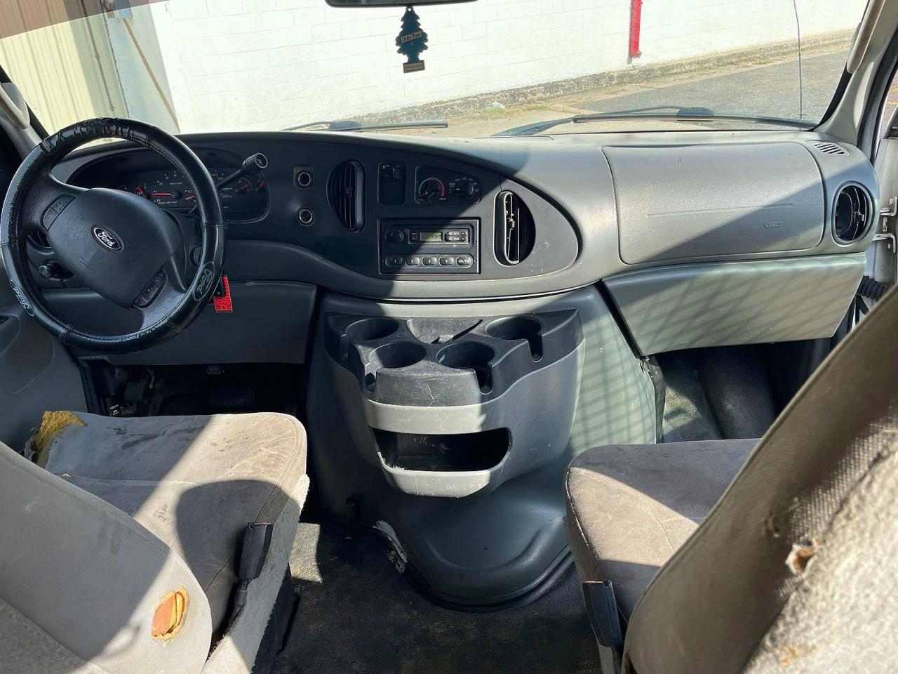 Ford Econoline E350 Super Duty Van