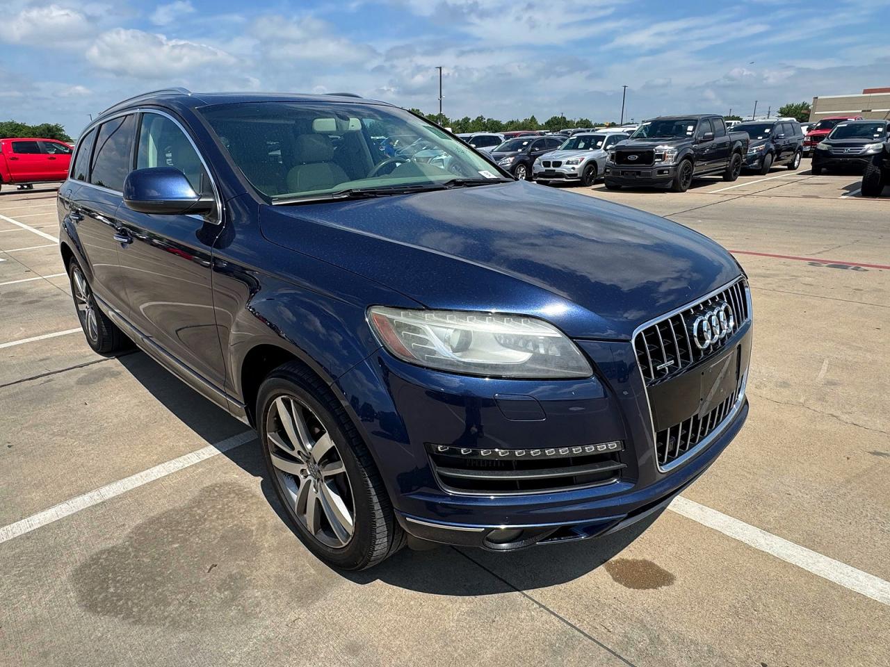 Salvage Audi Q7 Image