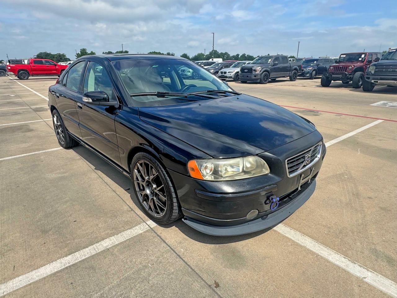 Salvage Volvo S60 Image