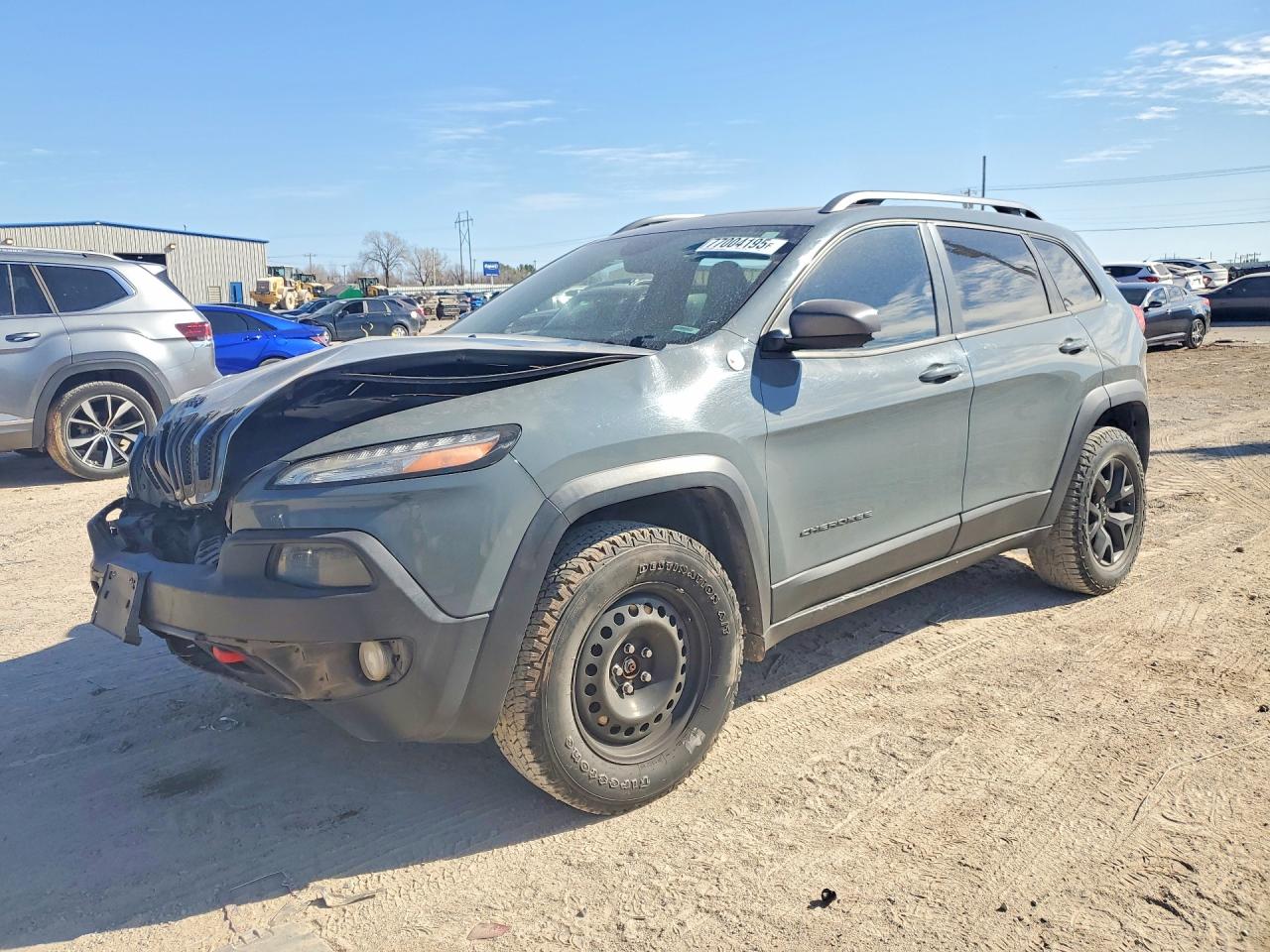 Salvage Jeep Cherokee Image