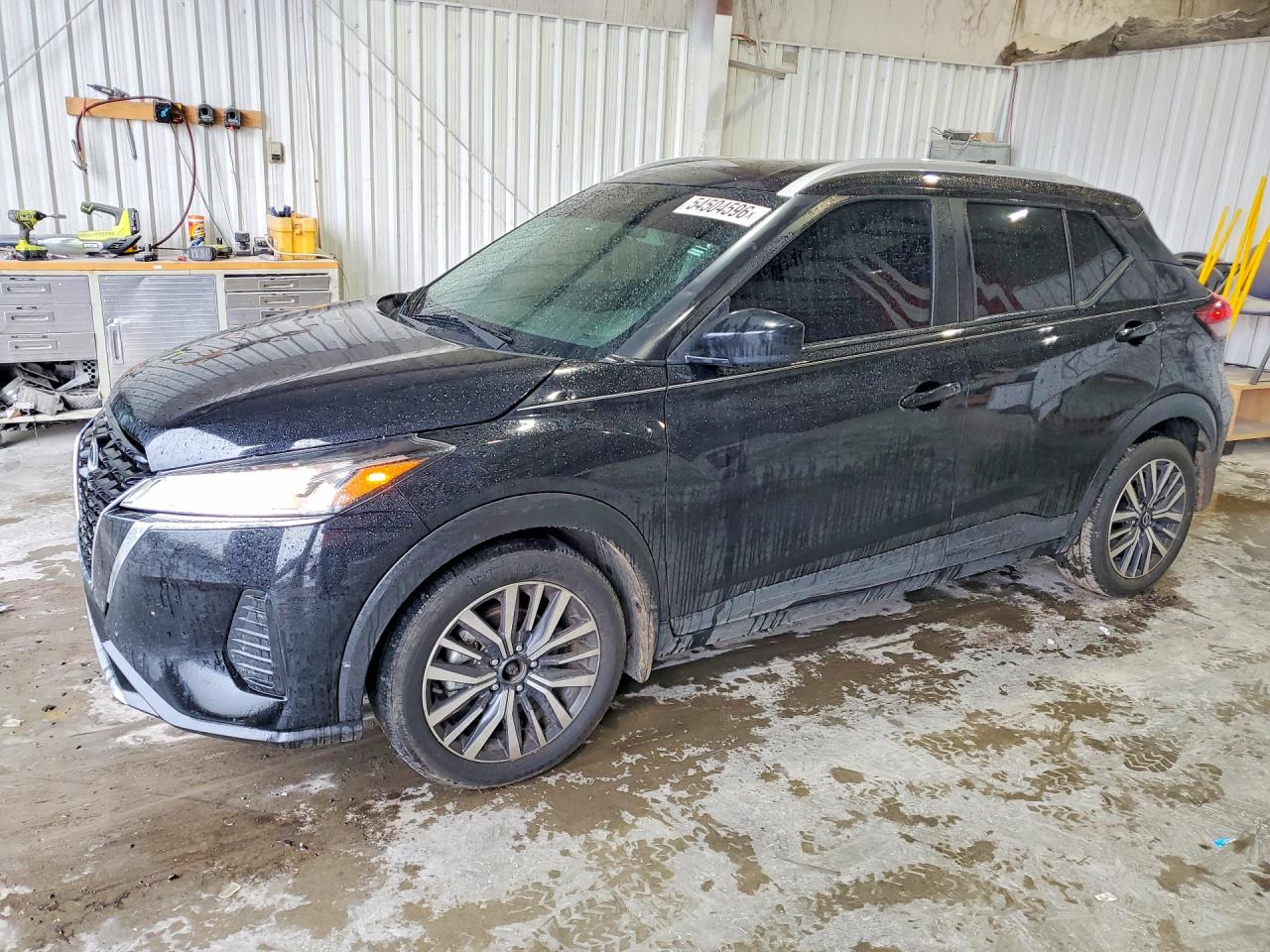 Salvage Nissan Kicks Image