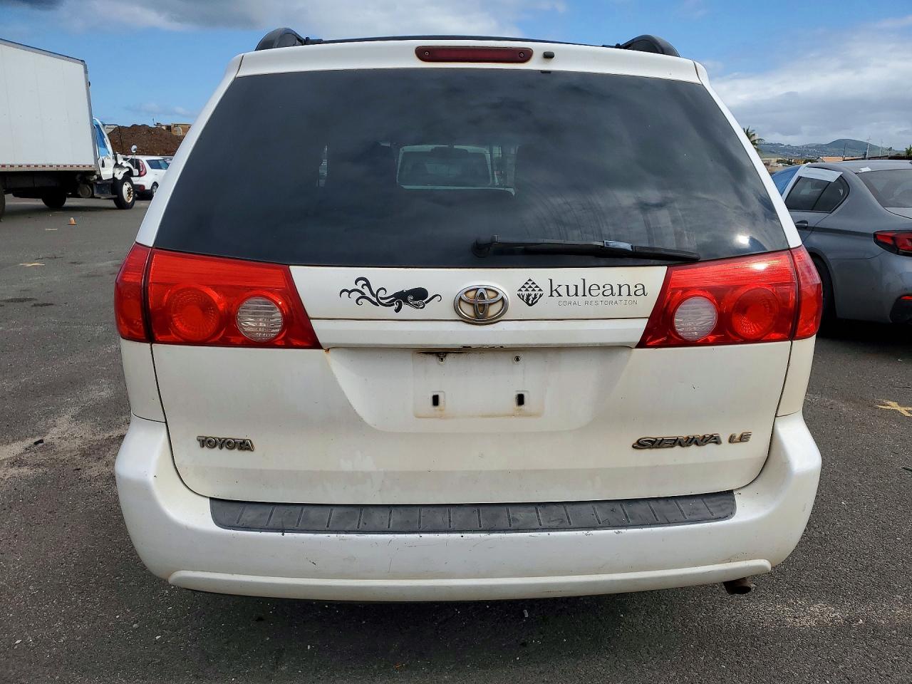 Toyota Sienna Le 7-passenger
