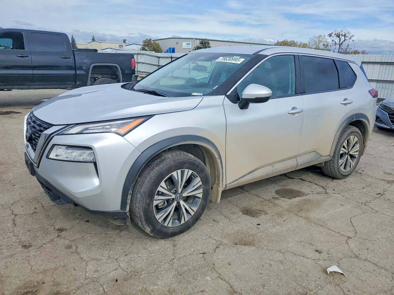 Salvage Nissan Rogue Image