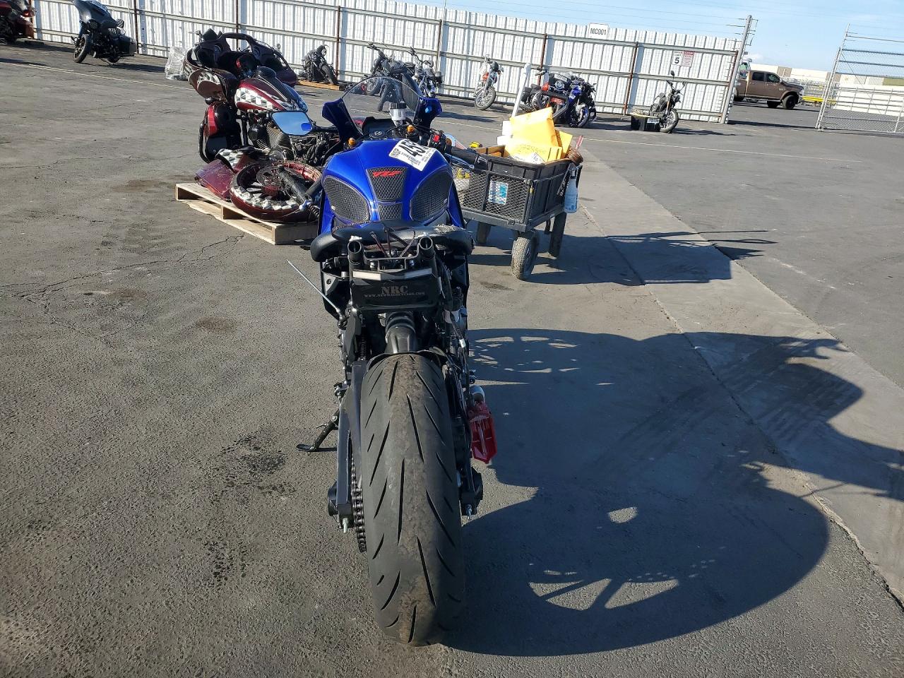 Yamaha Yzfr7