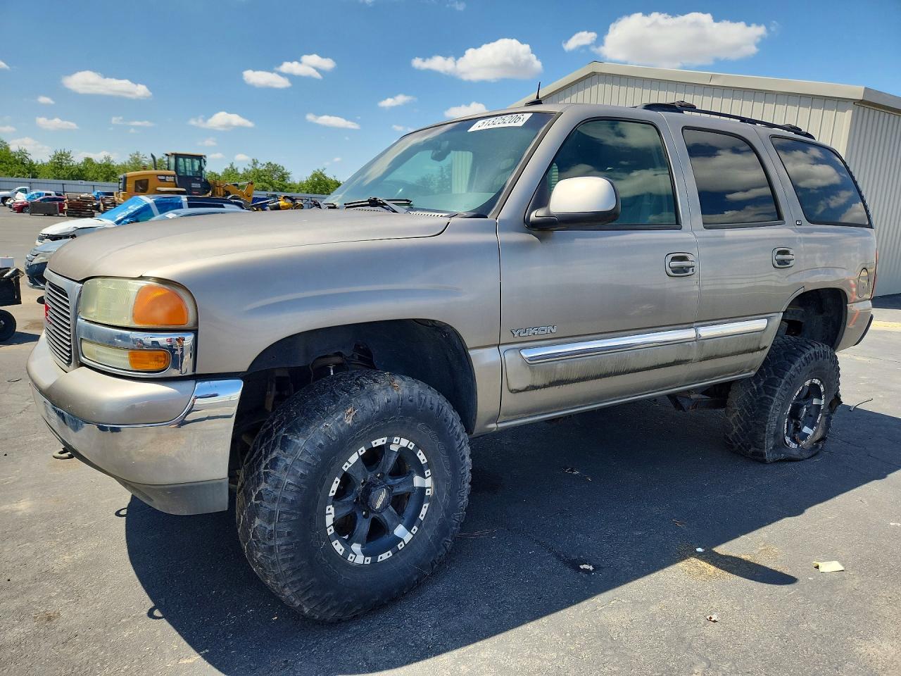 Salvage GMC Yukon Image