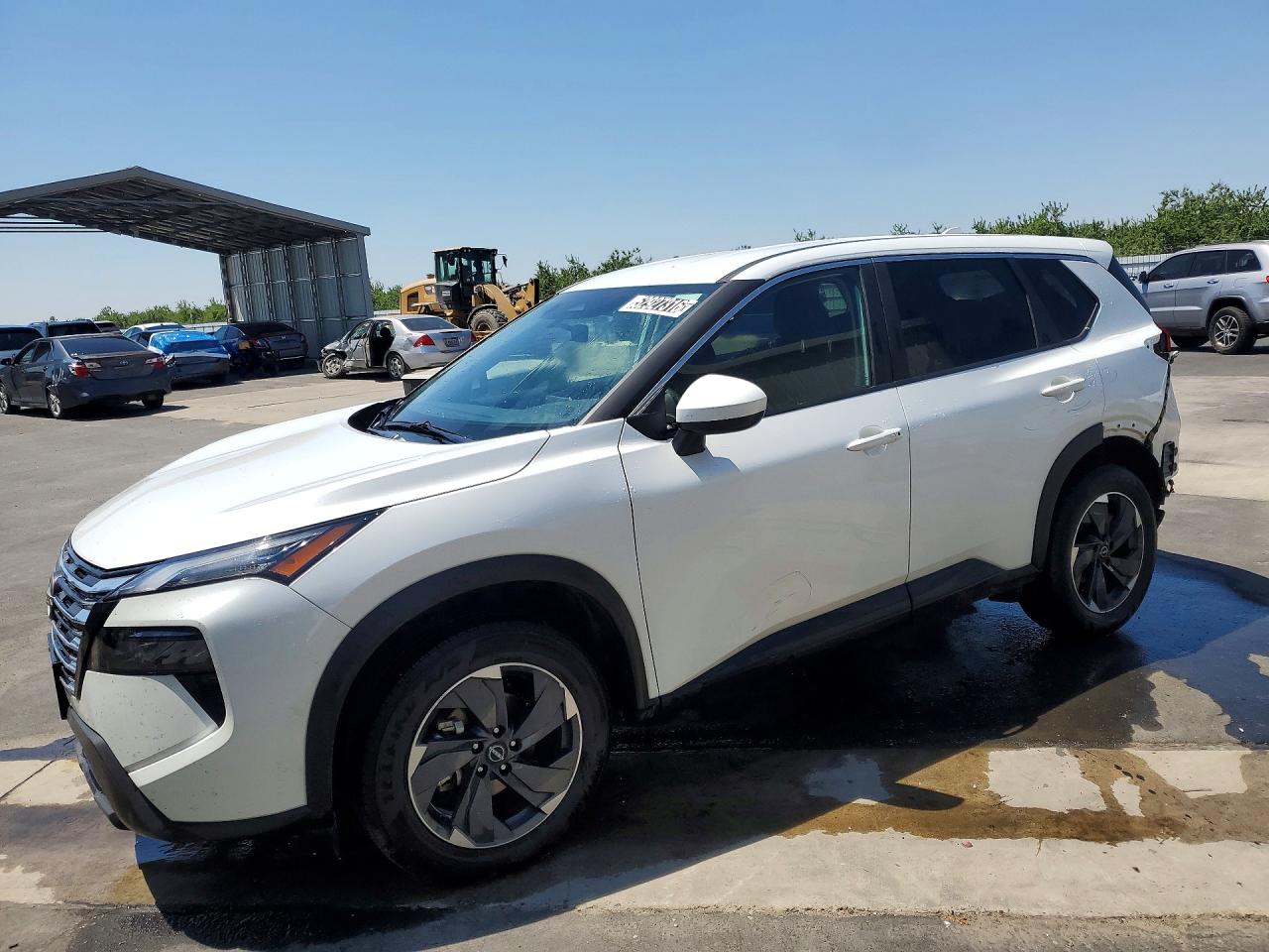 Salvage Nissan Rogue Image