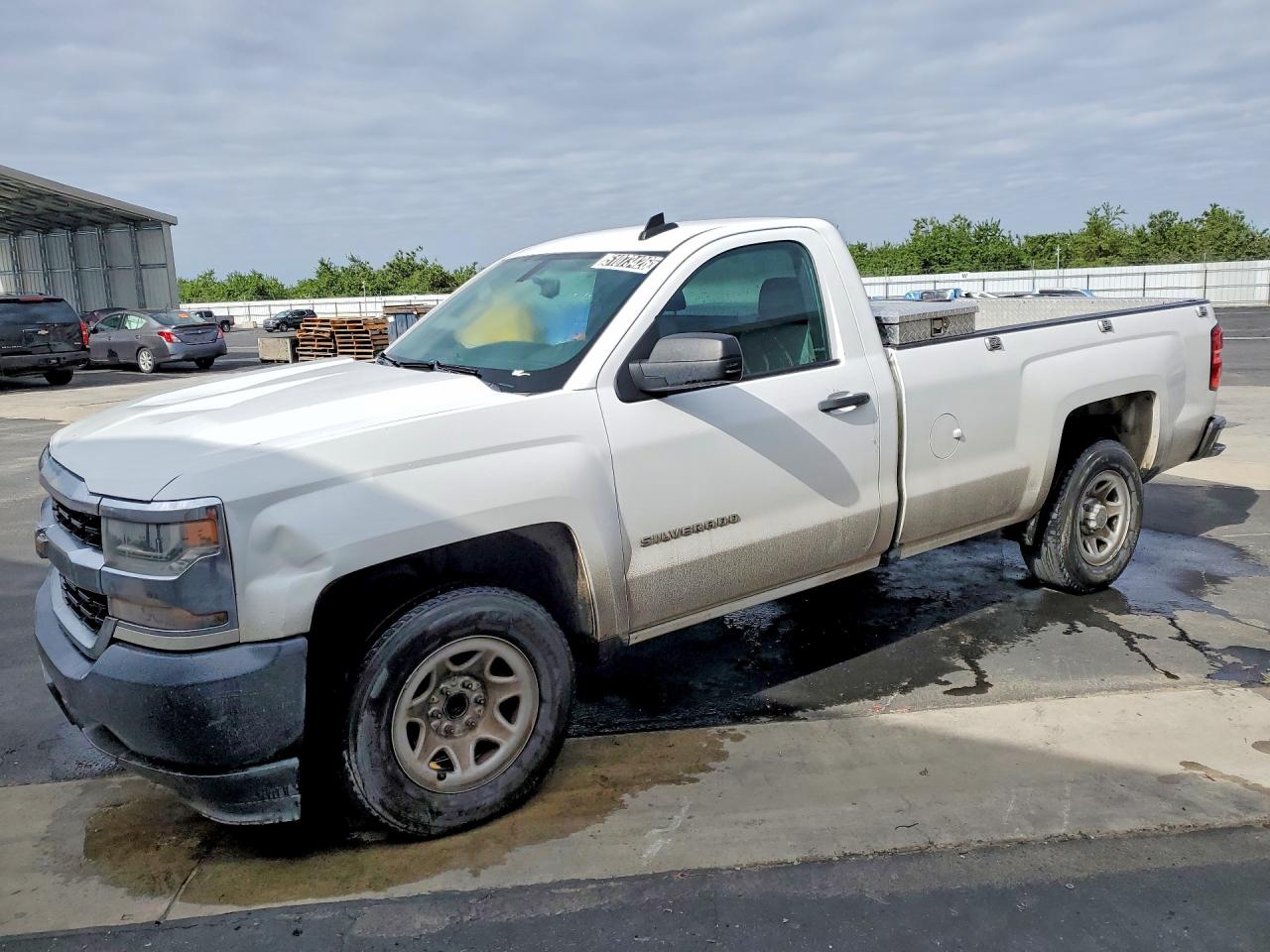 Salvage Chevrolet Silverado Image