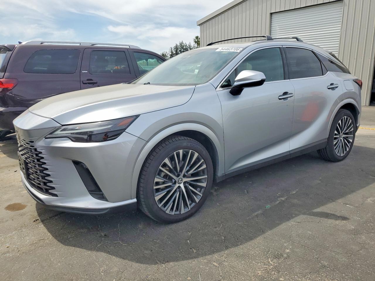 Salvage Lexus RX Image