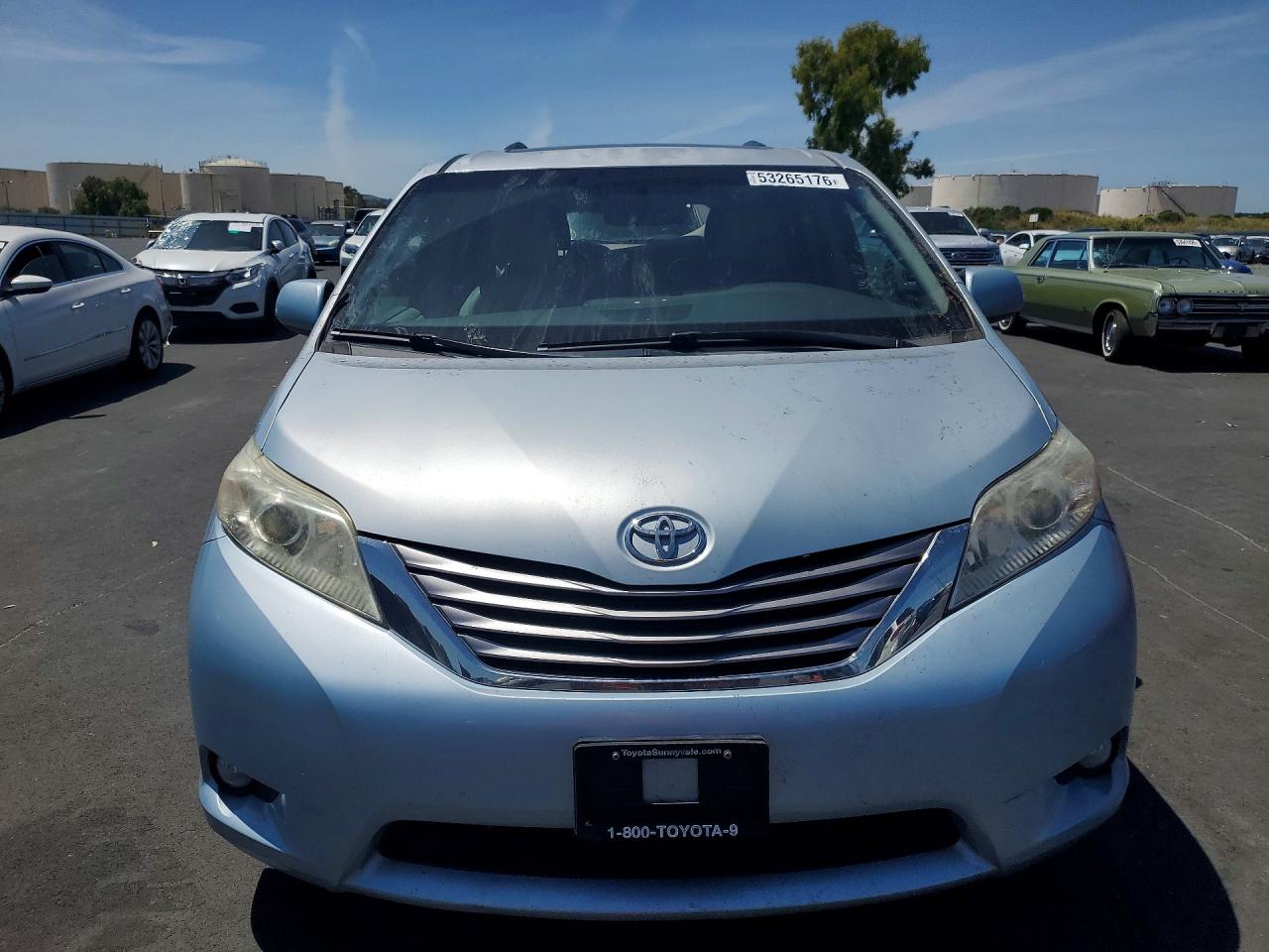Toyota Sienna Xle 8-passenger