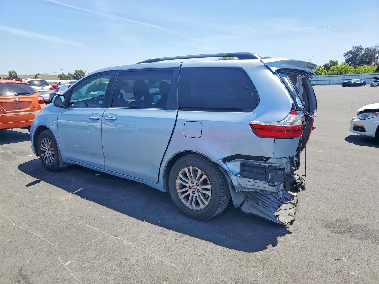 Toyota Sienna Xle 8-passenger