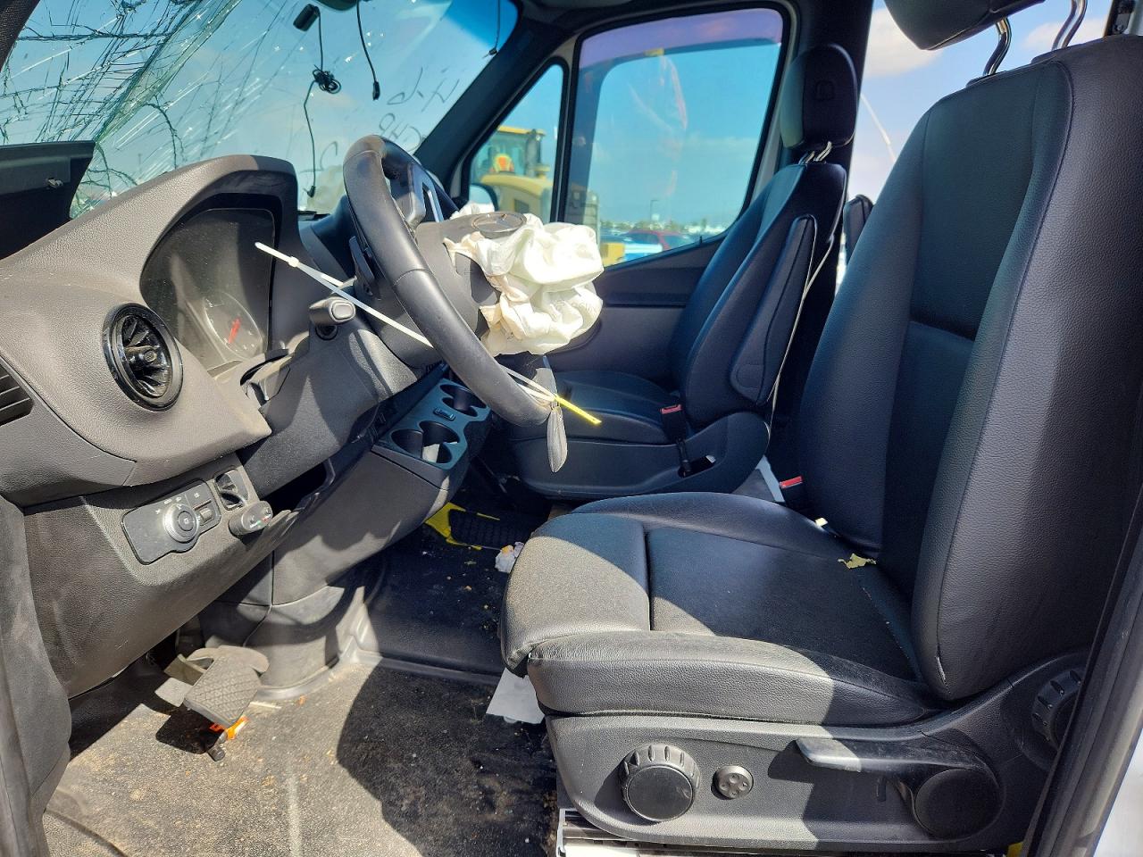 Mercedes-Benz Sprinter 9 907 (vs30)