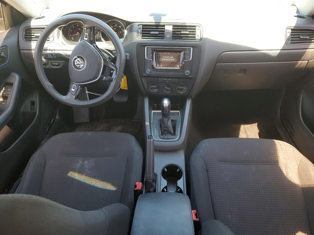 Volkswagen Jetta S