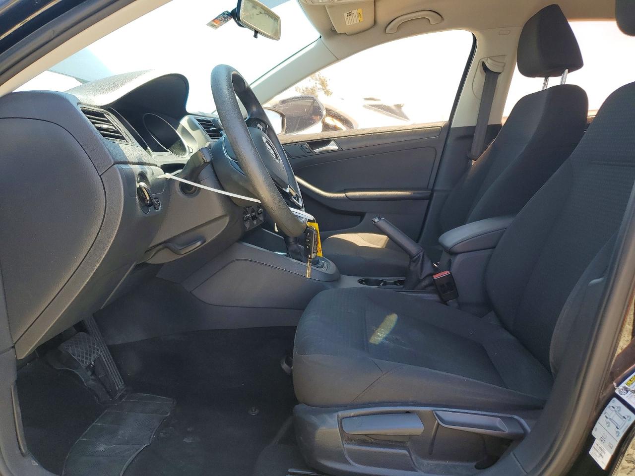 Volkswagen Jetta S