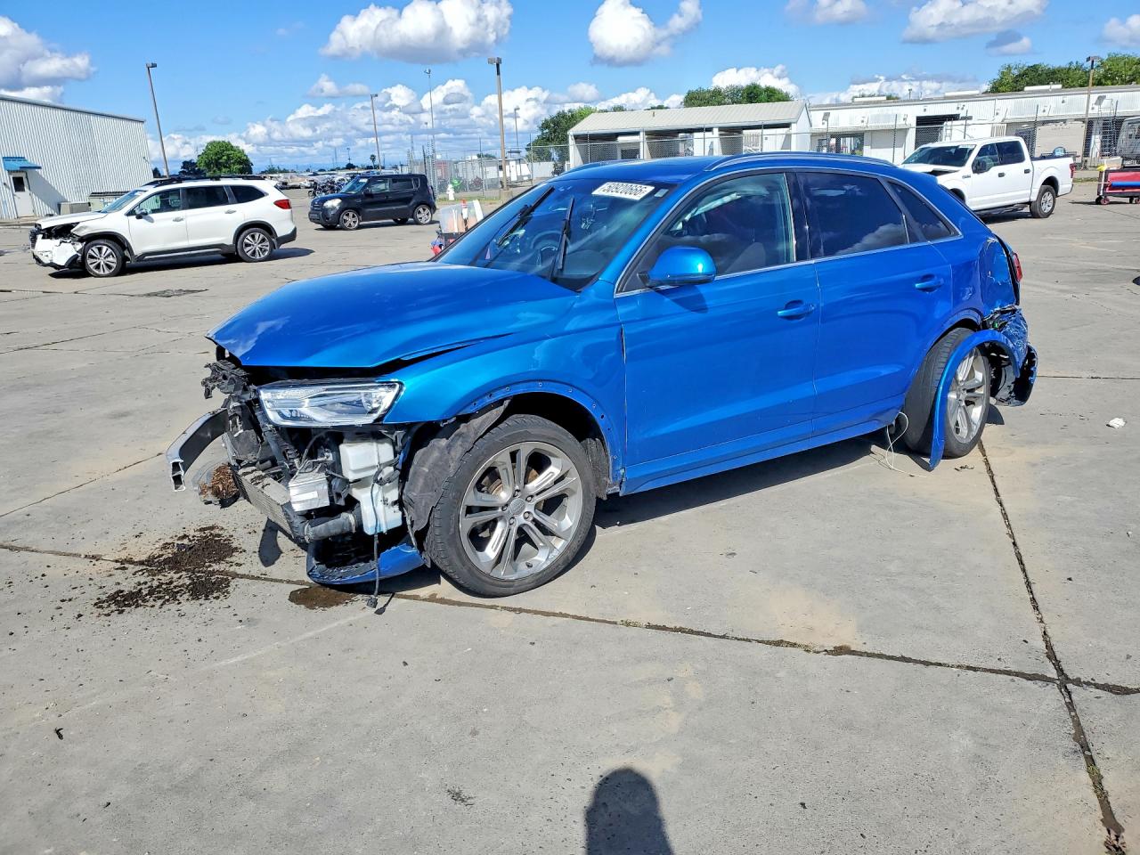 Salvage Audi Q3 Image