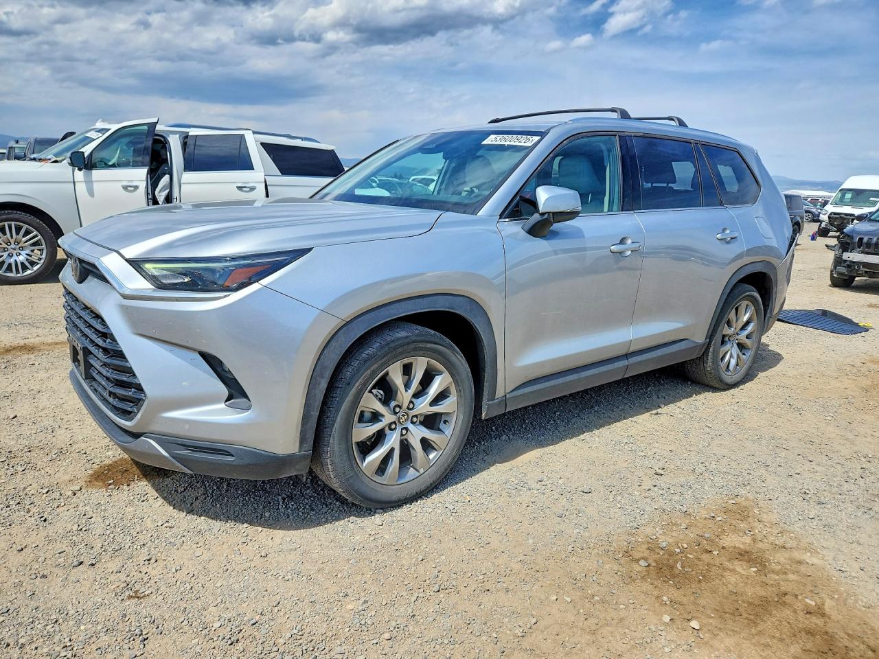 Salvage Toyota Grand High Image
