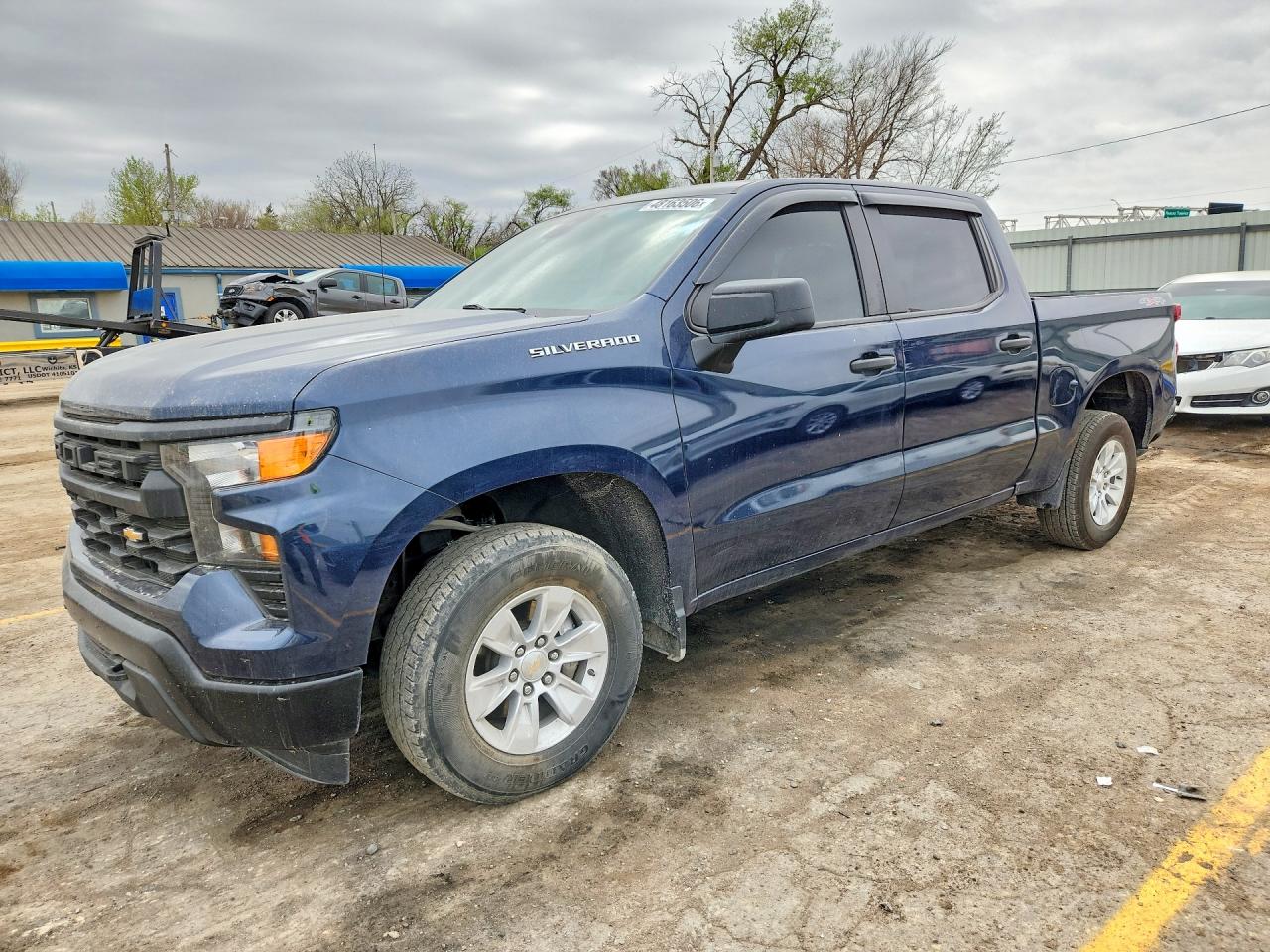 Salvage Chevrolet Silverado Image