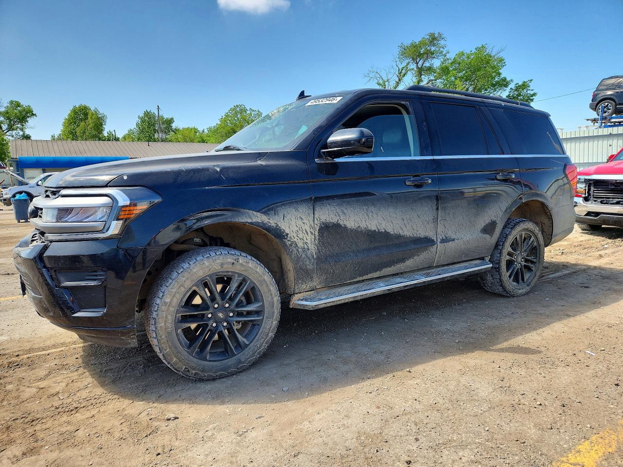 Salvage Ford Expedition Image