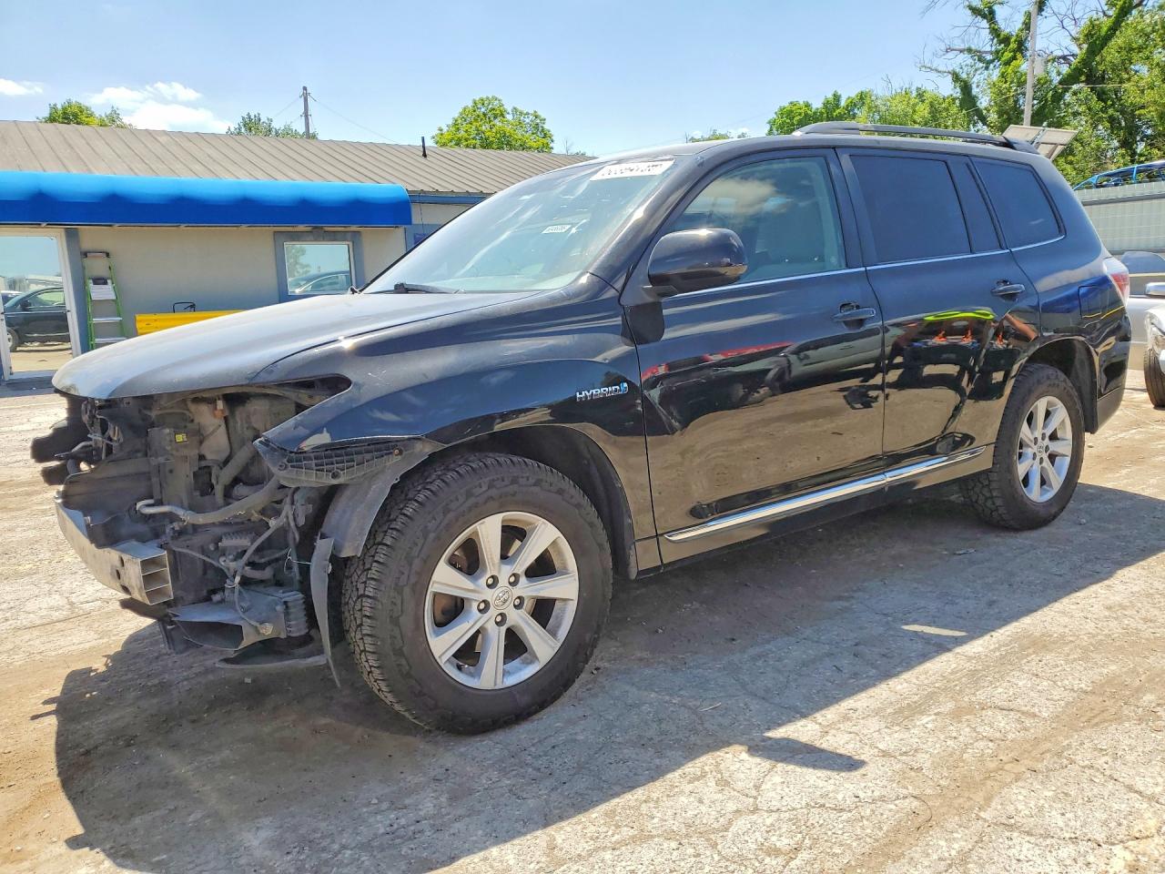 Salvage Toyota Highlander Image