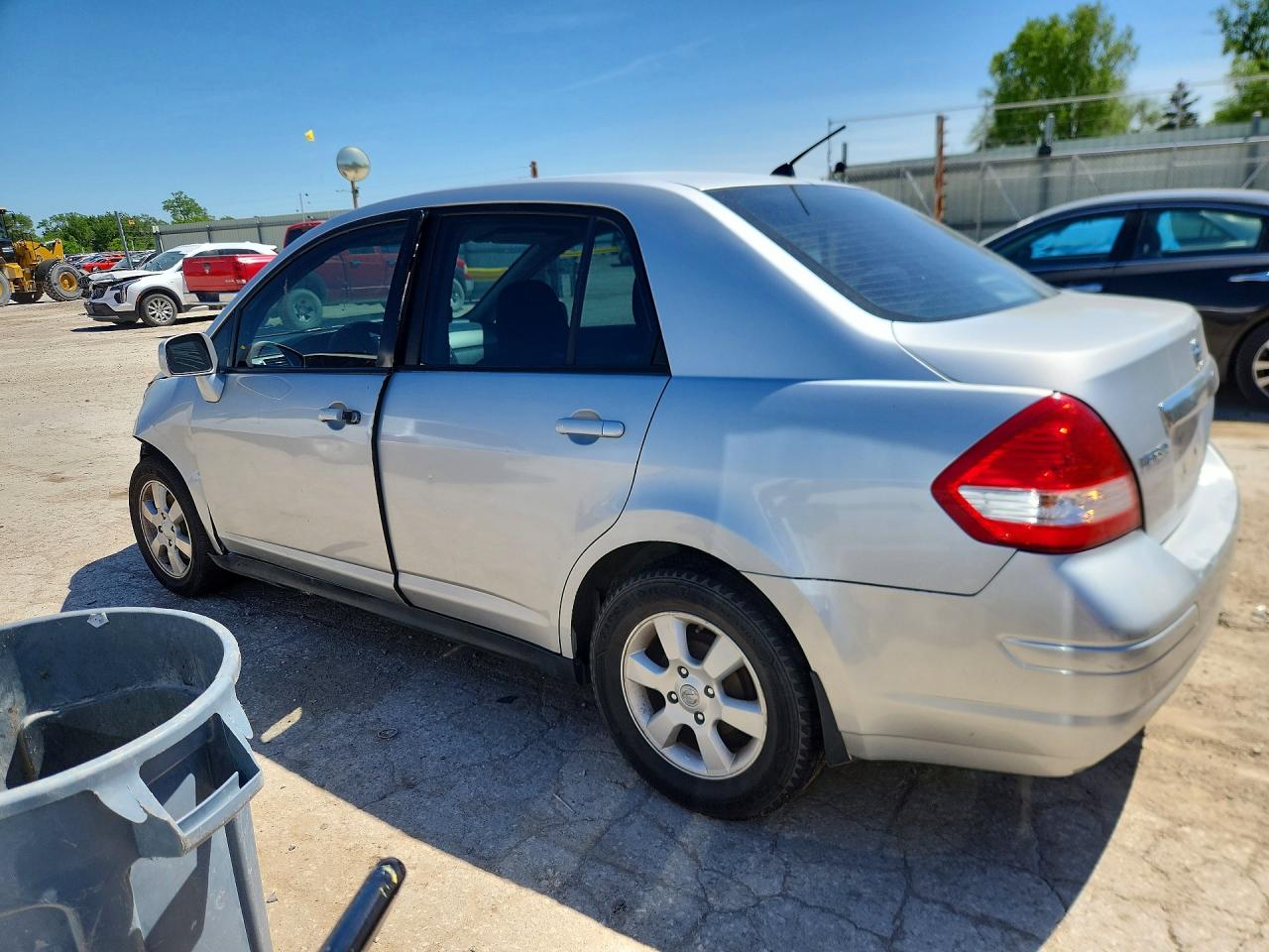 Nissan Versa 1.8 S