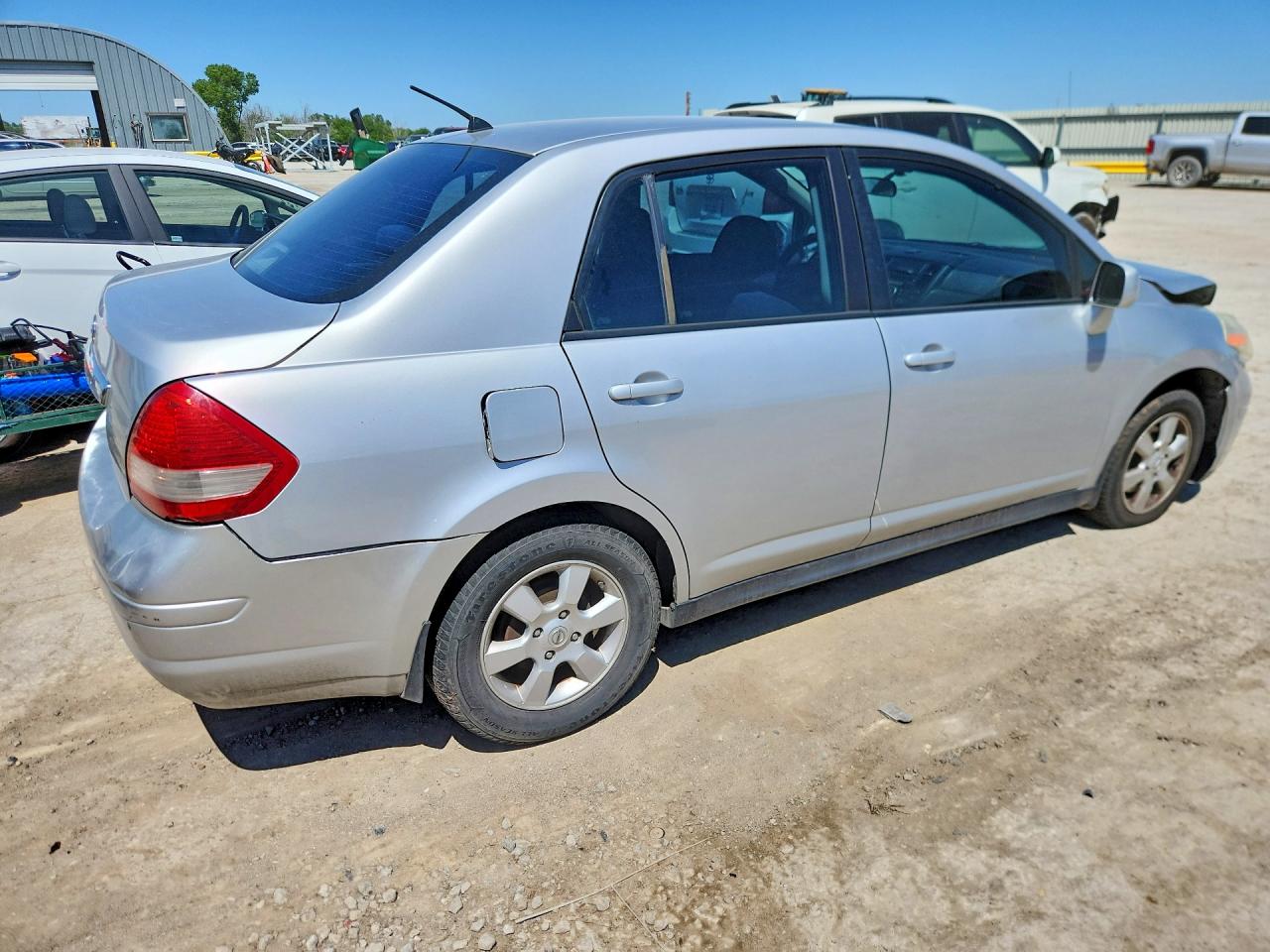 Nissan Versa 1.8 S