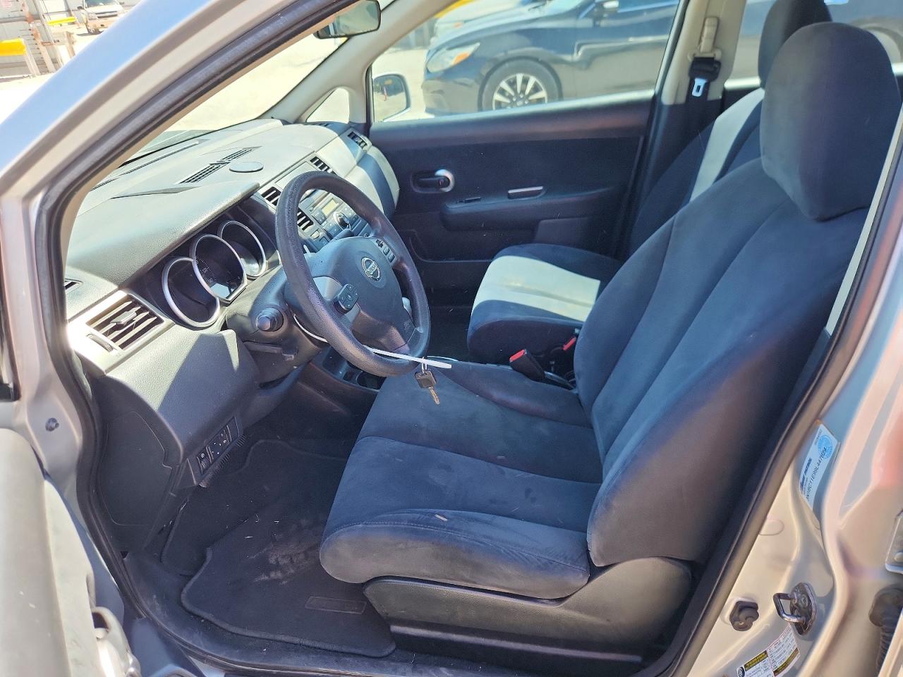 Nissan Versa 1.8 S