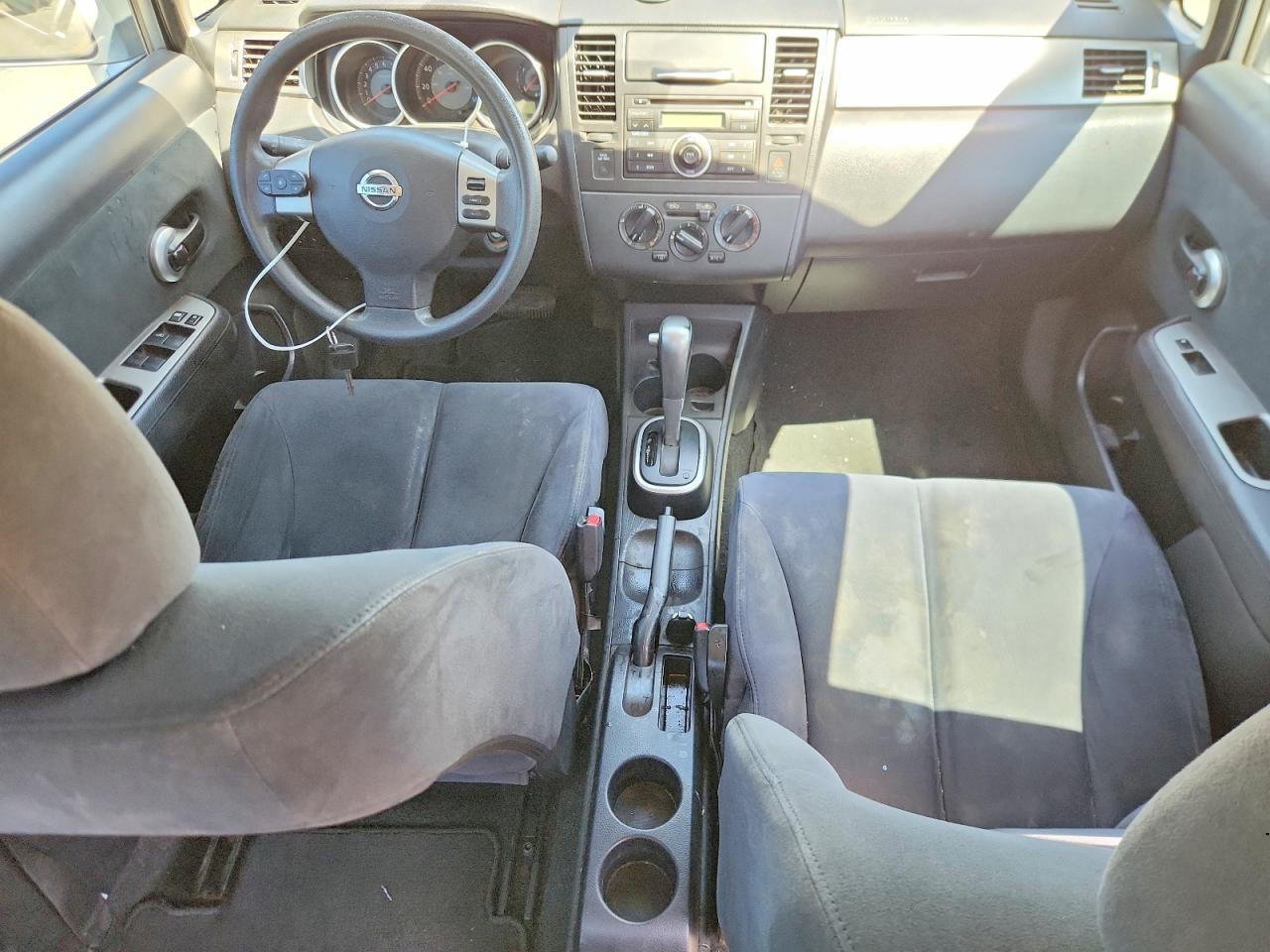 Nissan Versa 1.8 S