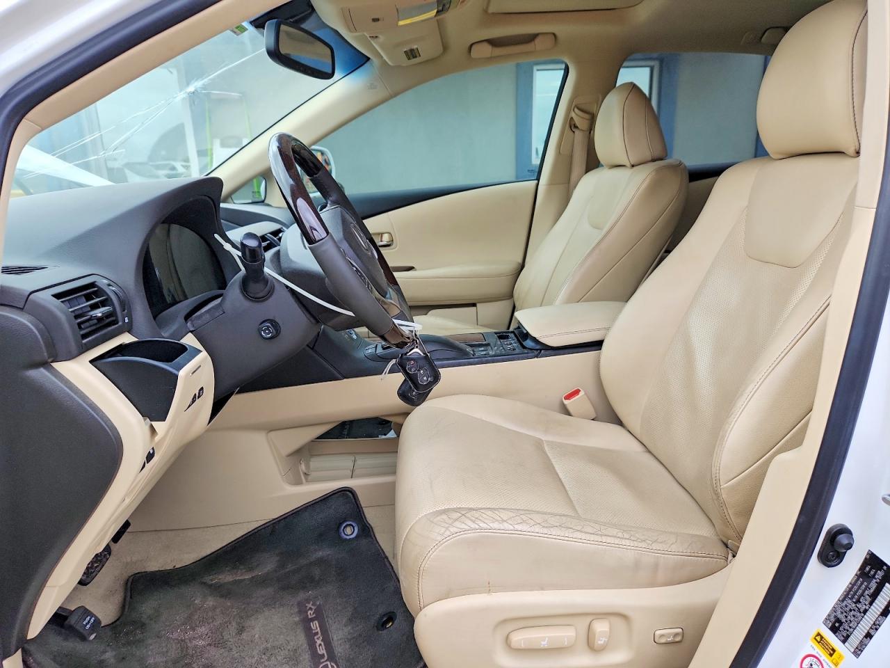 Lexus RX Base