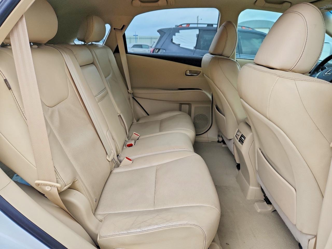 Lexus RX Base