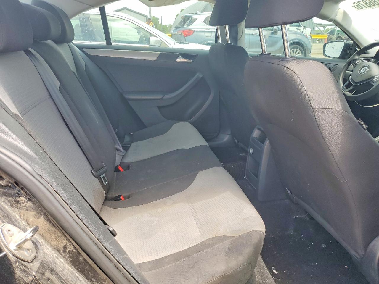 Volkswagen Jetta S