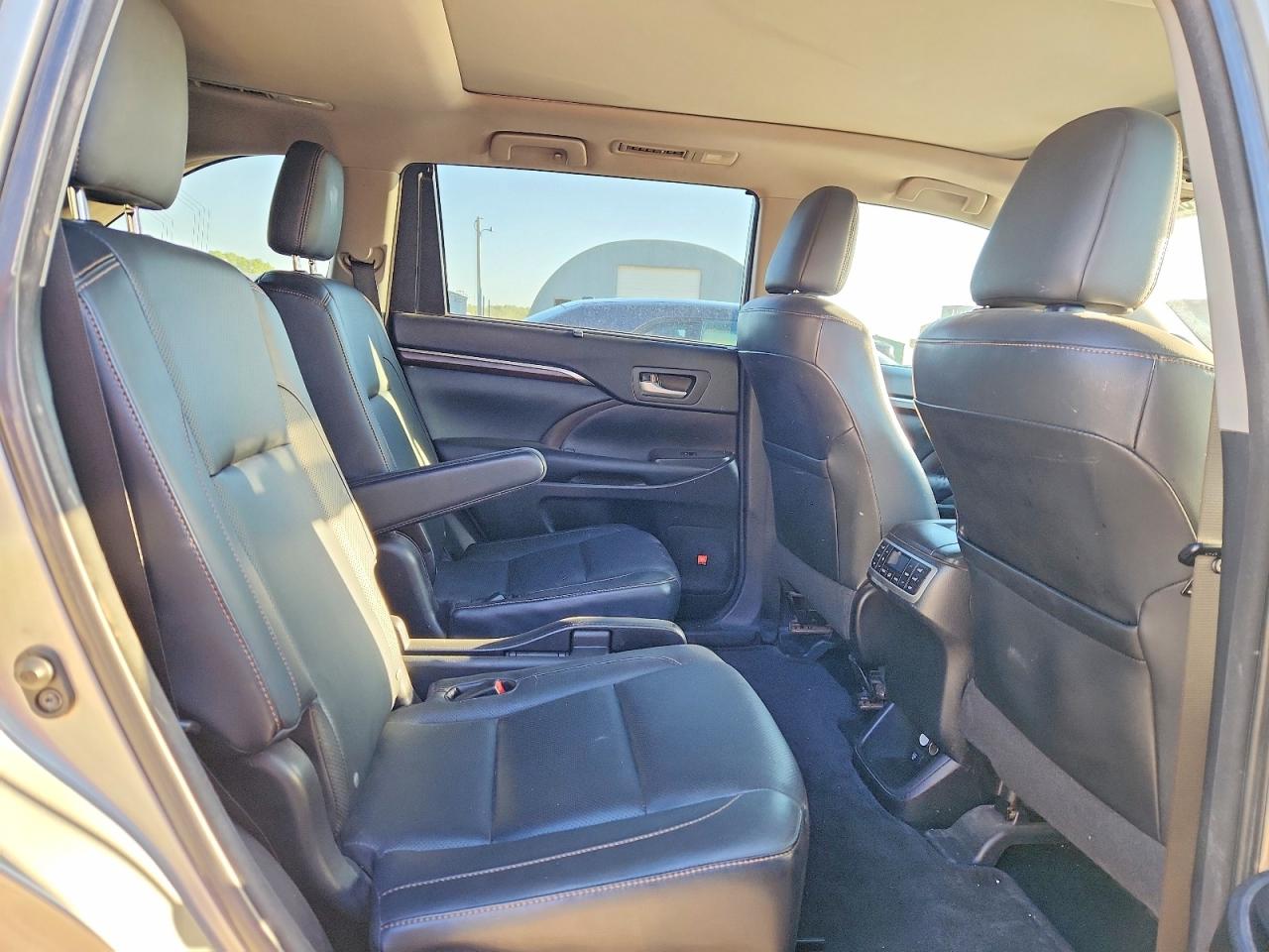 Toyota Highlander Limited Platinum
